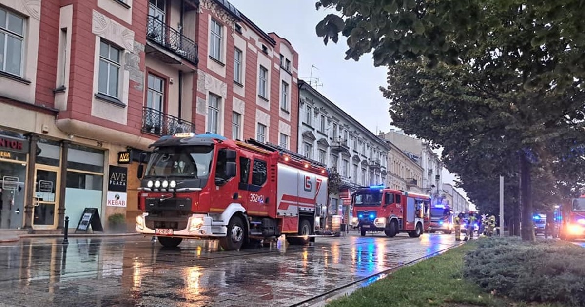 Ogień w sercu Częstochowy. Centrum miasta sparaliżowane. Dziesiątki strażaków na miejscu