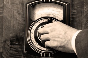 1930s CLOSE UP MAN'S HAND...