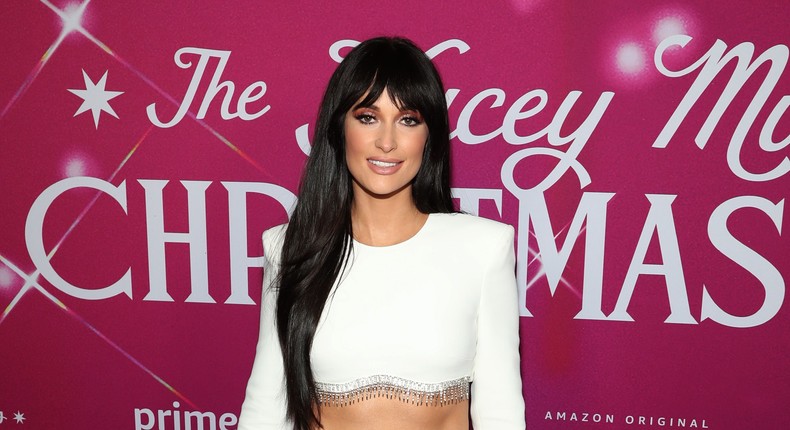 Kacey Musgraves Shows Off Toned Abs In New York