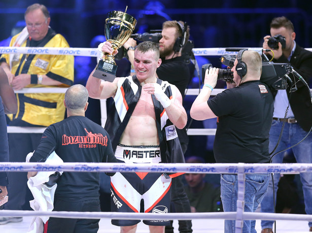 Masternak po niemal rocznej przerwie wrócił na ring i pokonał Kubicza