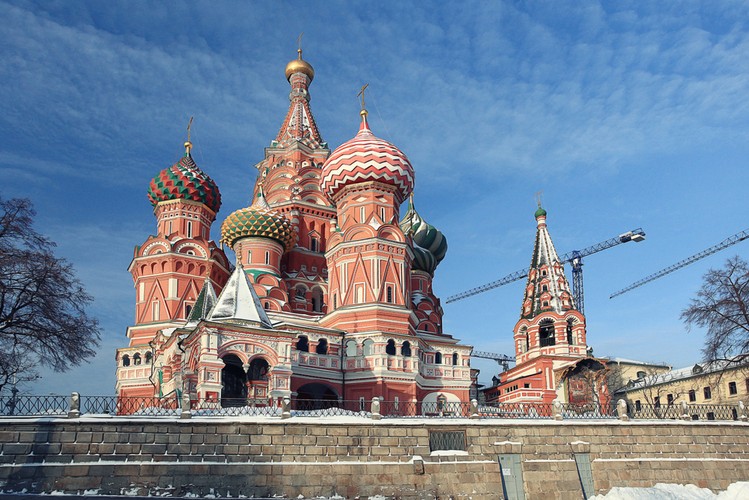 <strong>6. Rosja</strong>
<br><br>
ZSRR skutecznie wykorzeniał w ludziach potrzebę wyznawania wiary. Obecnie przynależność do Rosyjskiego Kościoła Prawosławnego deklaruje 71 proc. chrześcijan w Rosji. Sporą grupę stanowią agnostycy i ateiści – ponad 16 proc. obywateli. Zgodnie z badaniami Pew Reaserch Center, 19 proc. Rosjan uznaje religię jako bardzo istotny element ich życia.