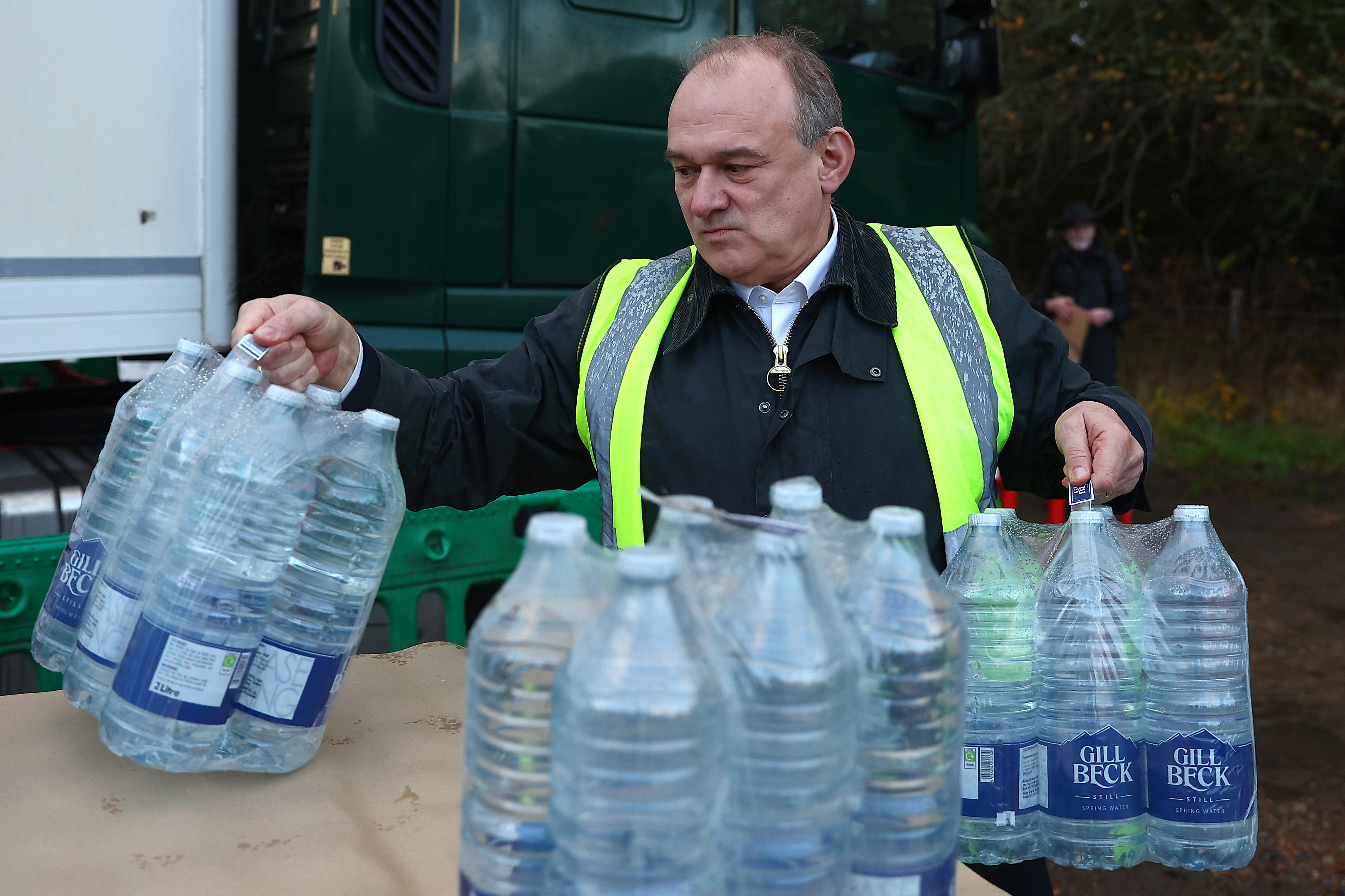 Hospital cancels surgeries as 24,000 in Kent enter fifth day without water