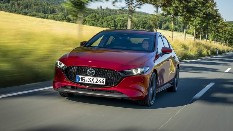 Mazda 3 2.0 SkyactivX droga pod prąd TEST