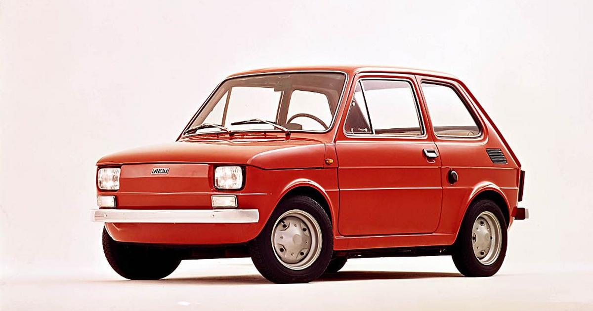 Służbowy Fiat 126p i przyczepa na sprzedaż - Radom pozbywa się klasyków z  PRL-u