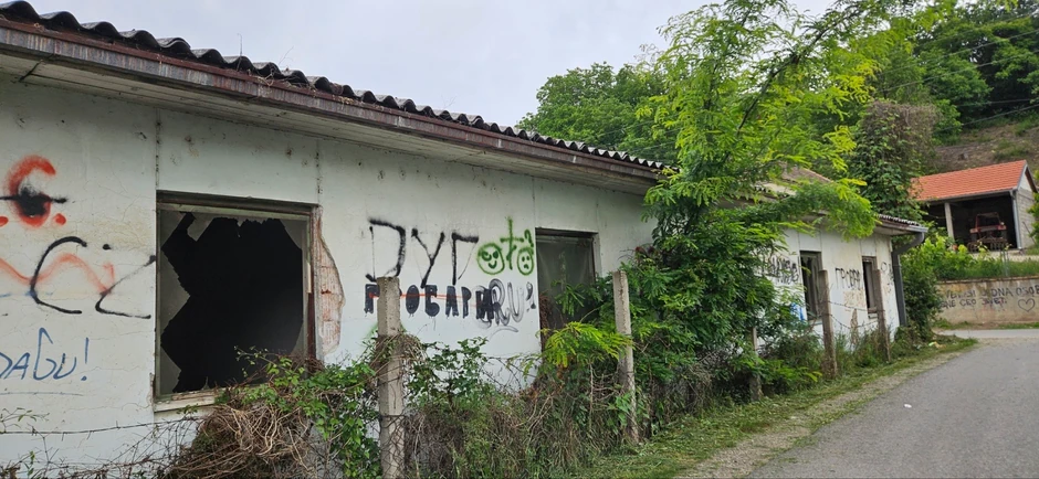 Barake u Leštanima u kojima je spavao mladić osumnjičen za silovanje starice