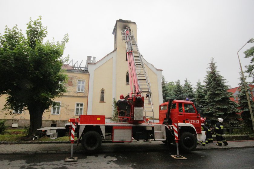 W Oławie spłonął XIX-wieczny kościół 