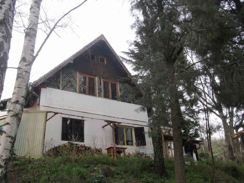 Kuća u zelenom raju