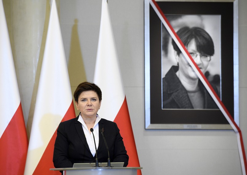 Premier Szydło podczas uroczystości nadania sali kinowej w Ministerstwie Rozwoju imienia Grażyny Gęsickiej