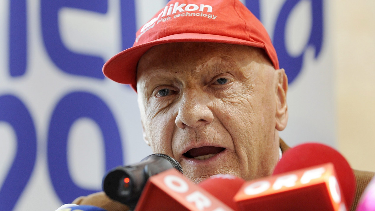 Były Mistrz Świata Niki Lauda ostro skrytykował zespół Ferrari za użycie poleceń, które doprowadziły do zmiany na pozycji lidera i pozwoliły Fernando Alonso na zwycięstwo w wyścigu.