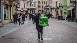 Azjaci zalewają rynek pracy w Polsce. Rekordowe dane
