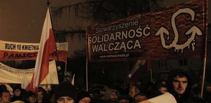 Znów płoną znicze przed domem generała