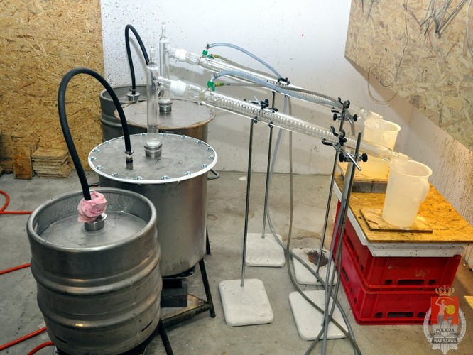 Policja rozbiła fabrykę amfetaminy