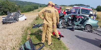 Tragiczne zderzenie dwóch bmw na Podkarpaciu. Zginął młody kierowca, wielu rannych