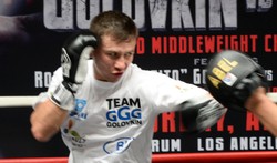 Omikron pokonał Gołowkina i Muratę. Walka przełożona na wiosnę