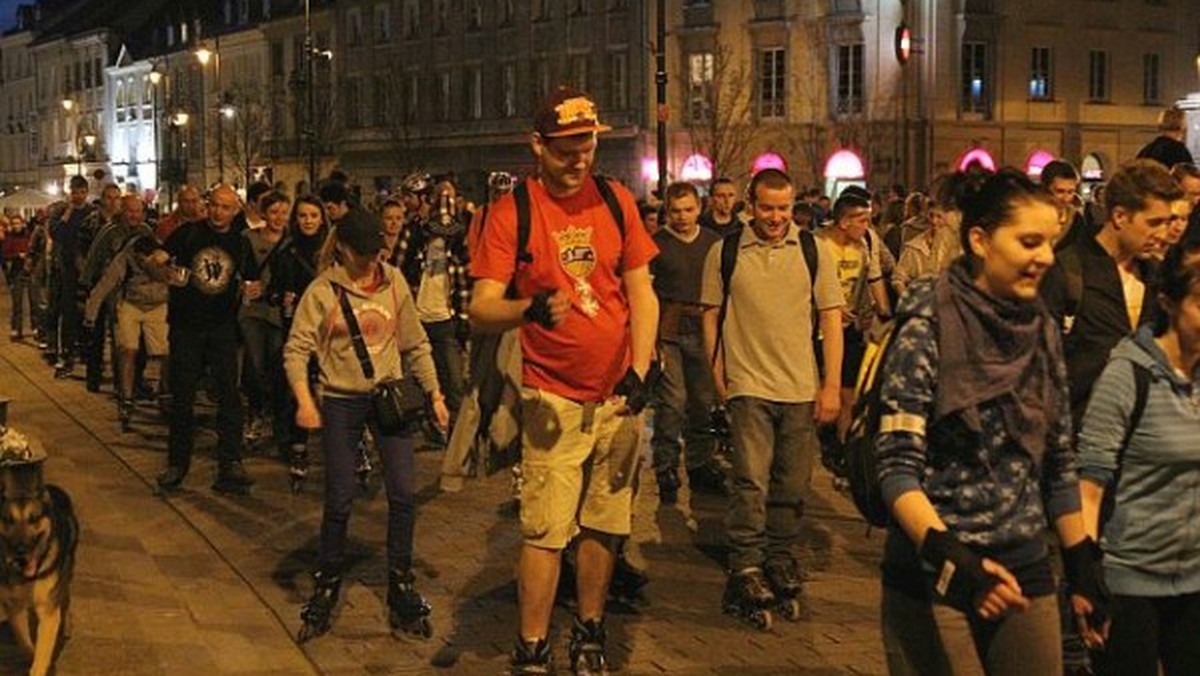 Nightskaterzy otworzą sezon 24 kwietnia. Do przejechania mają ponad 18 km - informuje portal mmwarszawa.pl