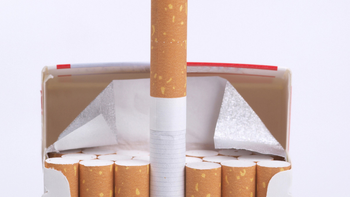 W Wielkiej Brytanii wszedł w życie zakaz palenia papierosów w samochodach, którymi jadą również dzieci. Za jego złamanie grozi grzywna 50 funtów.