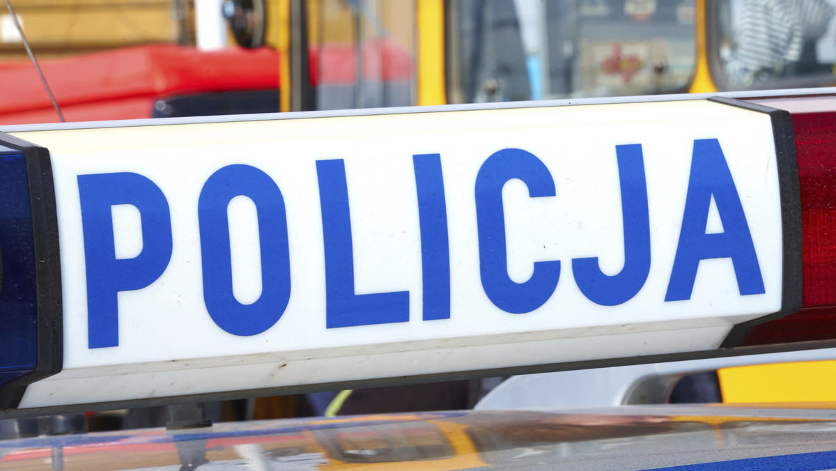 Na granicy w miejscowości Kołbaskowo doszło do pościgu policji za kierowcą, który nie zatrzymał się do kontroli. O sprawie informuje Radio Szczecin.