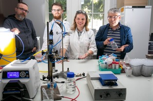 Zabójczy koktajl. Dzięki niemu można niszczyć antybiotyki, które spływają do rzek i jezior [EUREKA]