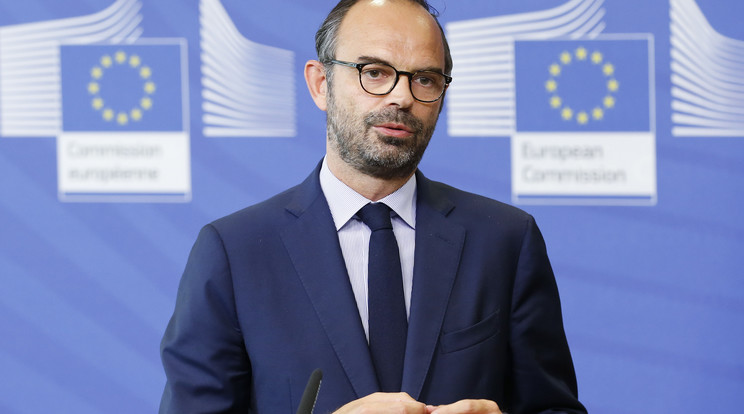 Edouard Philippe, a francia miniszterelnök tart az országában fertőző koronavírustól. /Fotó:NorthFoto