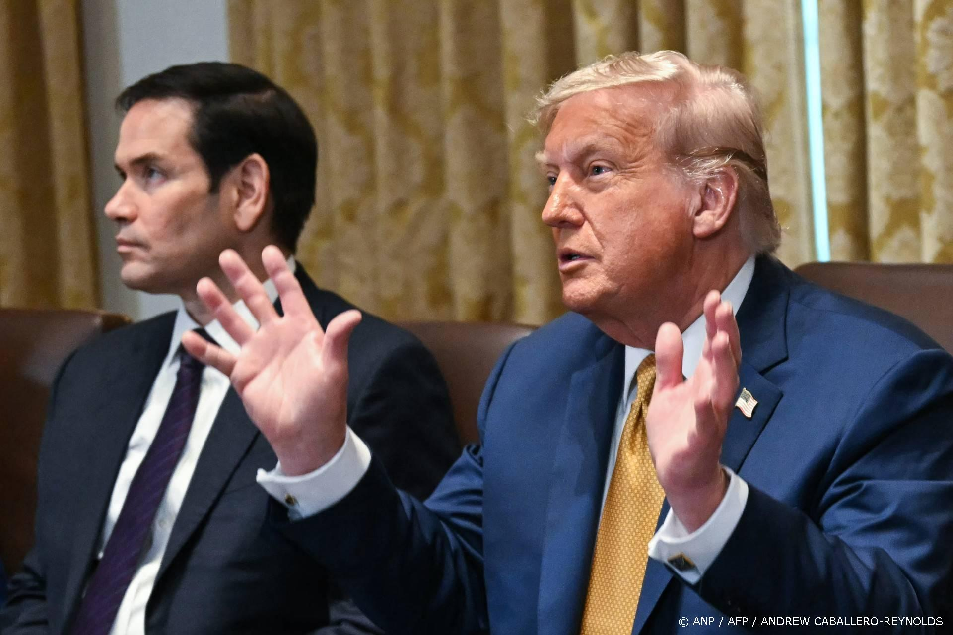 Hooggerechtshof VS: Trump mag massaontslagen doorzetten