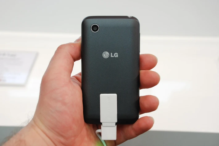 LG L40