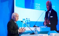 Bielecki: Polska w czasie kryzysu postępowała zupełnie odwrotnie od podręcznika [WYWIAD FORSAL.PL]