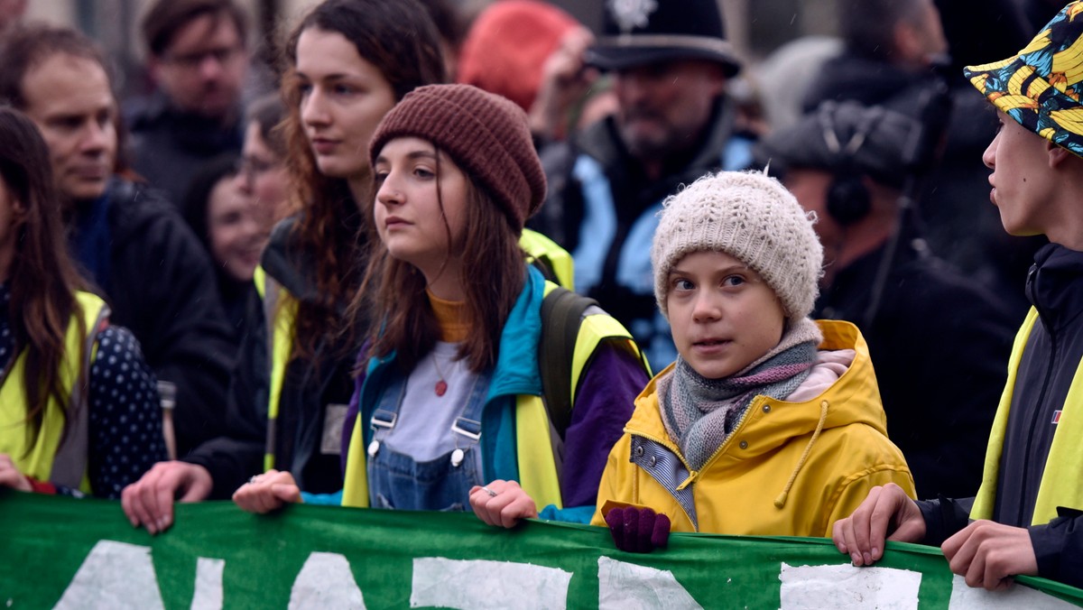 Nastoletnia szwedzka aktywistka klimatyczna Greta Thunberg ostrzegła sprawujących władzę, że "nie da się uciszyć, gdy świat płonie". Thunberg wzięła udział w piątek w strajku klimatycznym w Bristolu w południowo-zachodniej Anglii.