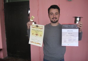 684547_petrovac-marko-lukic-sa-peharima-s.mirkovic-013