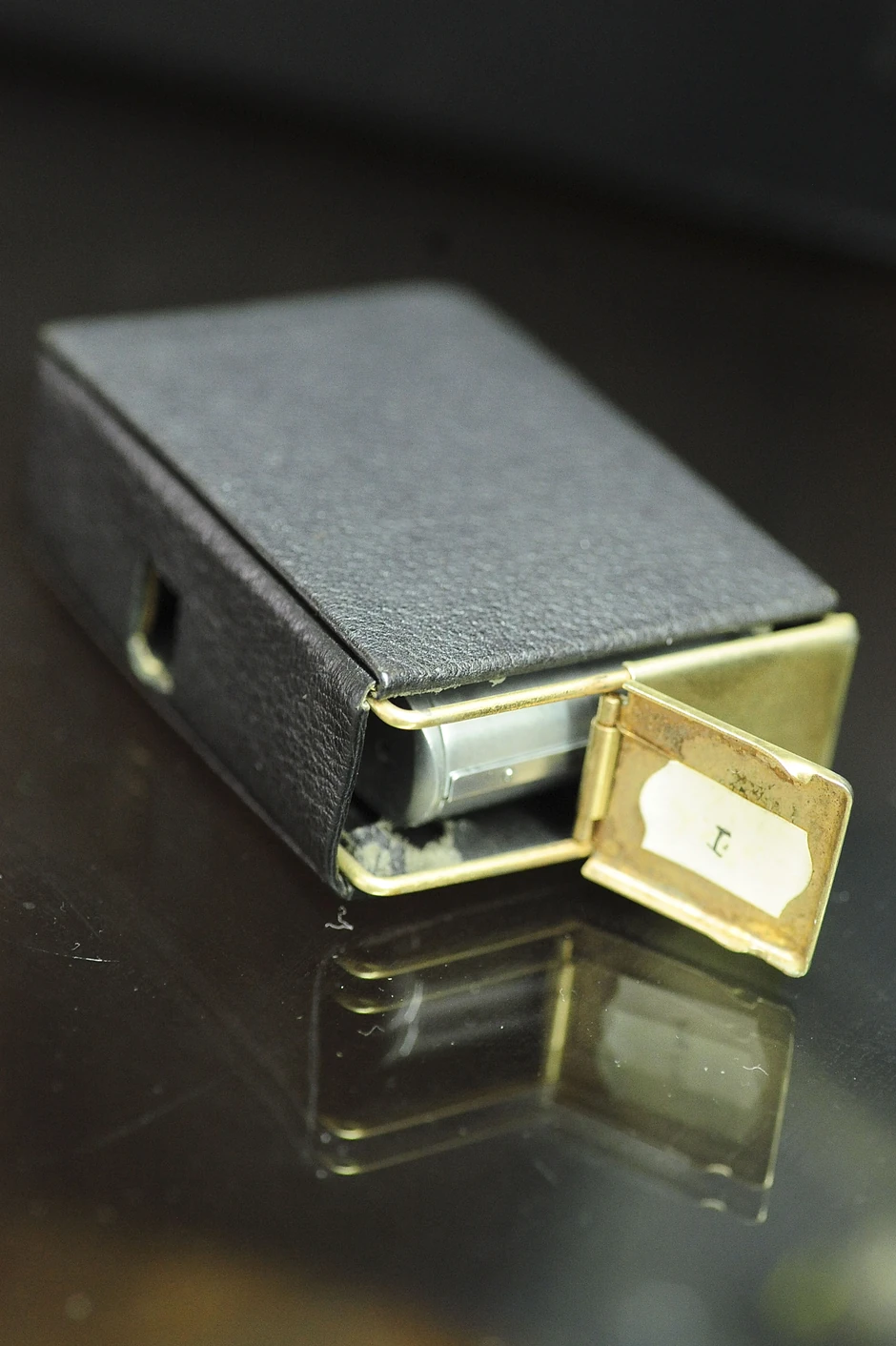 Foto-aparat sakriven u kutiji za cigarete