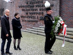 Klapa od pięt aż po pachy! Bardzo niestylowa Ewa Kopacz na ostatniej prostej przed wyborami