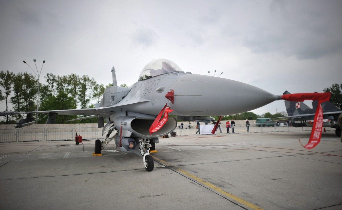 Polski F-16