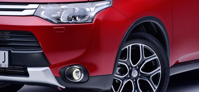 Japończyk z nową twarzą już Polsce! Zobacz, jak wygląda mitsubishi outlander. Pierwsze ZDJĘCIA