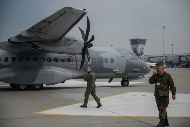 POMOC HUMANITARNA Z POLSKI W DRODZE DO NEPALU