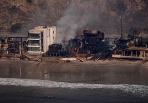 Kuća Dejvida Stajnera u Malibuu nakon požara