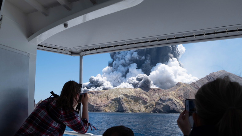 Wybuch wulkanu na Białej Wyspie. Nowa Zelandia zamówiła ludzką skórę