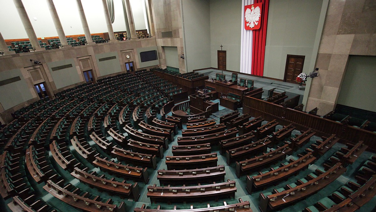 Posłowie obecnej kadencji biją wszelkie rekordy w zakładaniu zespołów parlamentarnych. Jest ich już ponad 200, najwięcej w historii – informuje dzisiejsza "Rzeczpospolita".