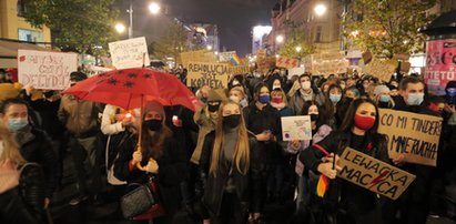 Zakażony koronawirusem poszedł na protest i... pobił księdza!