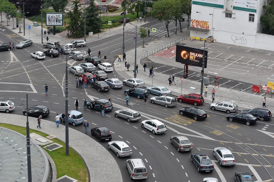 U kružnom toku na Slaviji najčešće dolazi do kolapsa jer se pravila kretanja ne poštuju