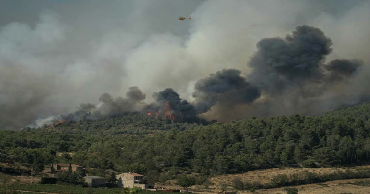Incendie dans l'Aude : 1 mort et 9 blessés, 11 000 hectares