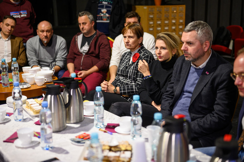 Uczestnicy spotkania założycielskiego Rady Języka Śląskiego. Teatr Śląski w Katowicach, 30 listopada 2023 r.