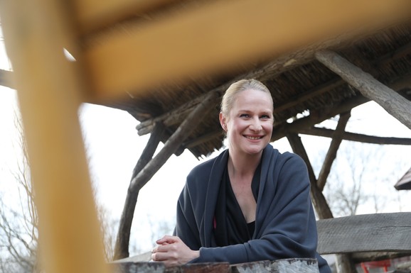 NAŠA VODITELJKA 10 GODINA NIJE ZNALA DIJAGNOZU Ove simptome je imala, ovako je govorila o bolesti: "To je jedna tupa bol,  jaka i neprijatna"