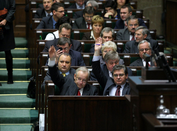 23 posłów PiS żąda zakazu in vitro