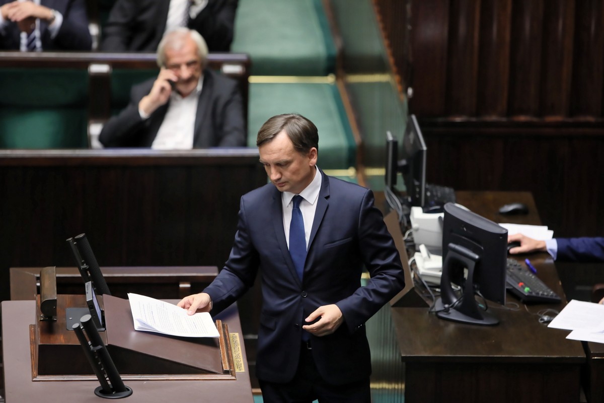 Komisja sejmowa negatywnie o wniosku o wotum nieufności wobec Ziobry