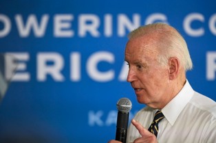 Szczepionka na Covid-19: Biden zapowiedział udostępnienie amerykańskich technologii