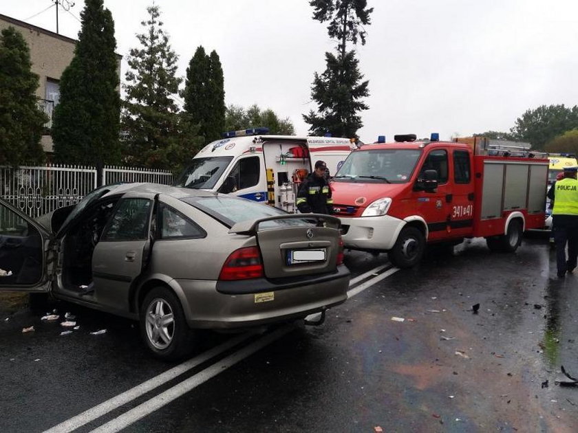 Tragiczny wypadek. Samochód zderzył się z autobusem