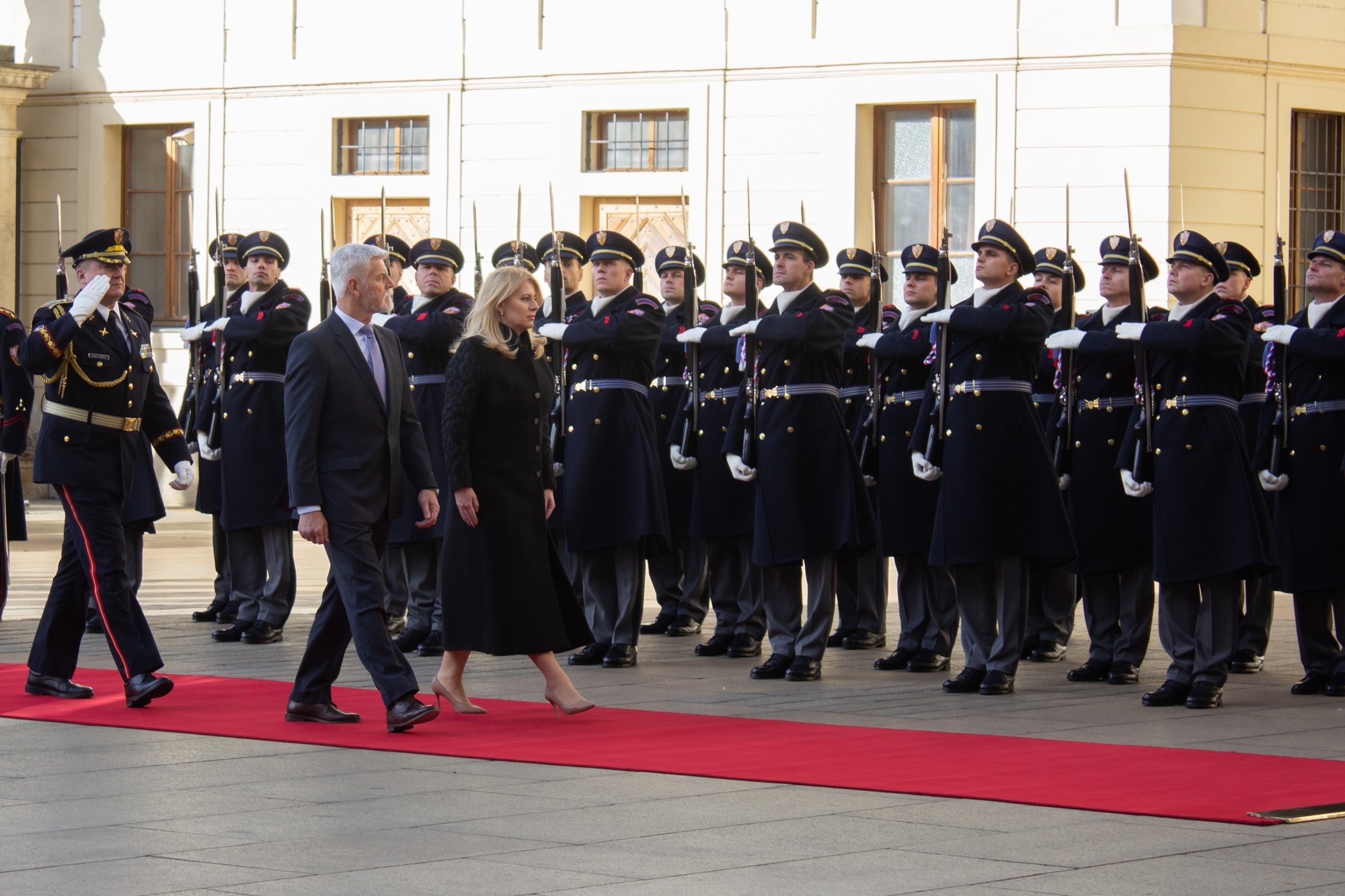 Pavel na Pražskom hrade privítal slovenskú prezidentku Čaputovú.