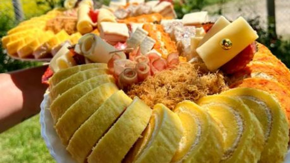 Žuti slani rolat je omiljeno predjelo u Srbiji: Dragica Marković ima recept koji uvek uspeva
