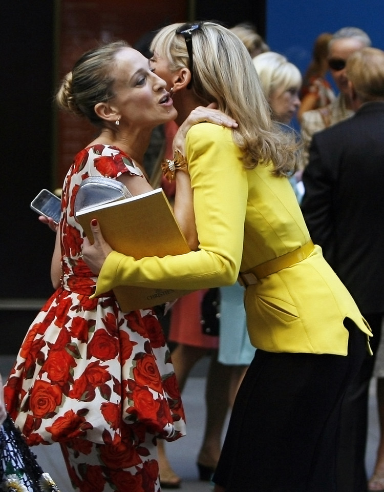 Sarah Jessica Parker i Kim Cattrall na planie filmu "Seks w wielkim mieście" w 2007 r.