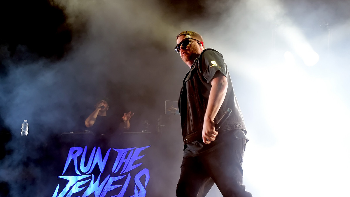 Połowa duetu Run The Jewels – EL-P – udostępnił fragment muzyki, która mogła trafić do trailera kontynuacji „Łowcy androidów”. Raper i producent przyznał, że producenci filmu odezwali się do niego i poprosili o przygotowania propozycji muzyki do zwiastuna filmu. Pomysły EL-P ostatecznie zostały odrzucone.