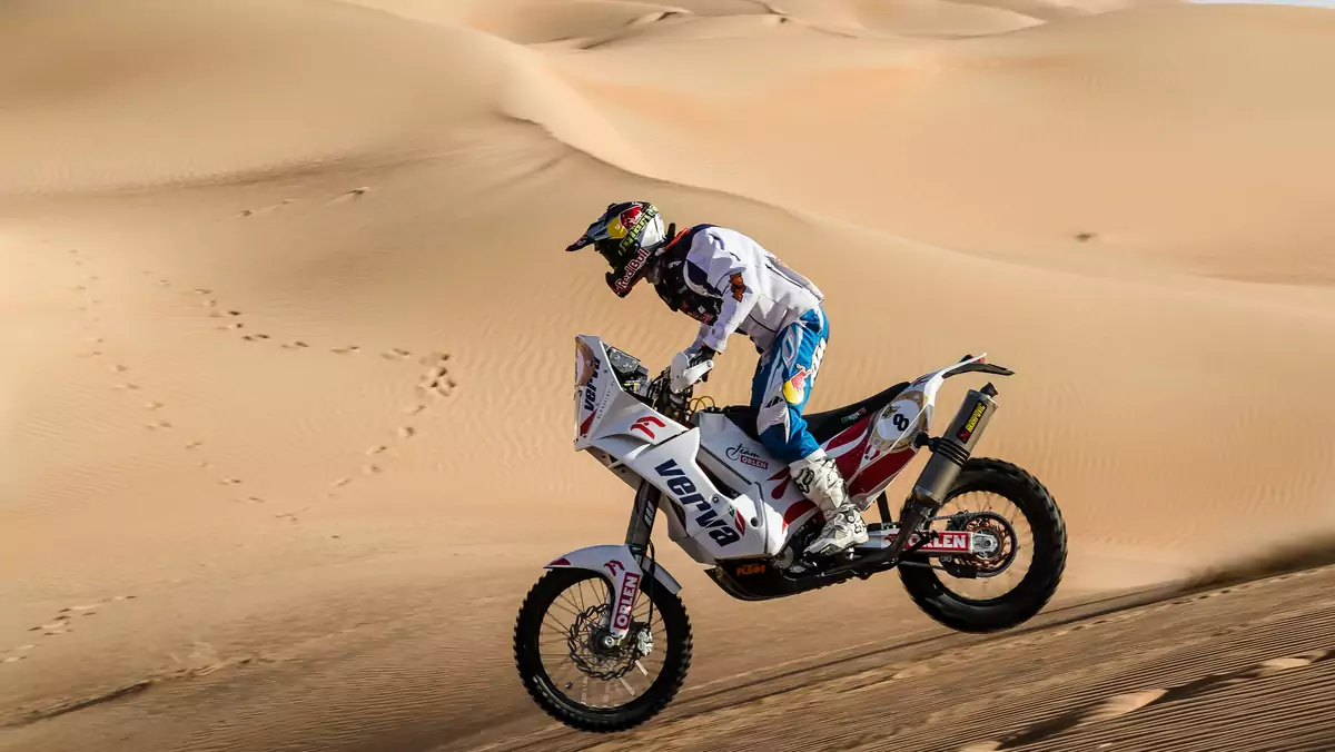 Abu Dhabi Desert Challenge: awans Błażusiaka na pustyni